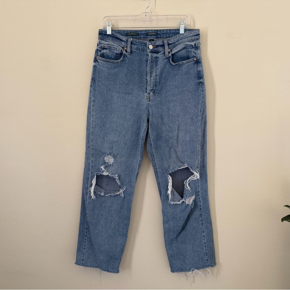 Wild Fable super high-rise, straight Light Blue Distressed Jeans Woman’s Sz 10